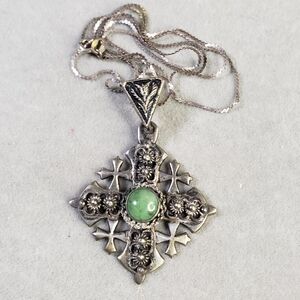 Elegant 900 Silver and Green Jade Pendant Necklace